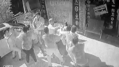 Ankara’da kamyonu yanlış yere park ettikleri için uyardıkları kalabalık grubun