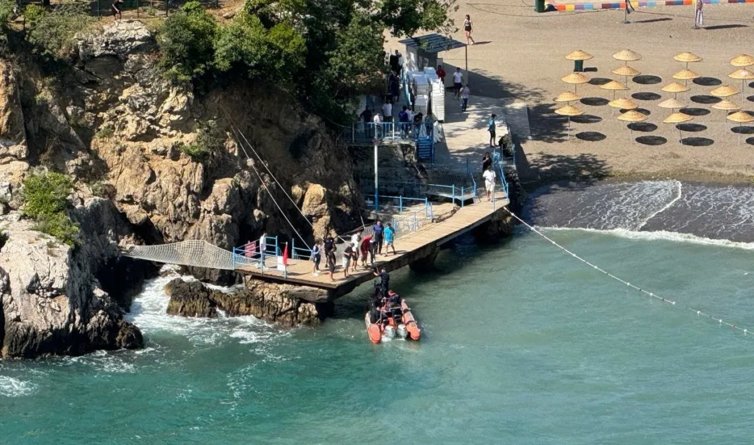 Zonguldak’ta valilik tarafından alınan denize girme yasağına rağmen denize giren