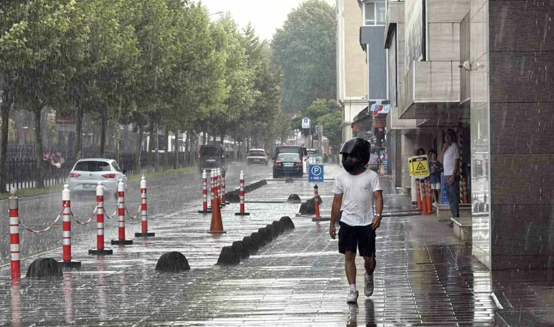 Sakarya’da yaz mevsiminin en sıcak günlerinden birinde aniden bastıran kuvvetli