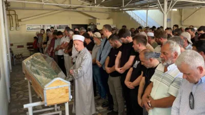 Kocaeli’de psikolojik sorunları olduğu iddia edilen yeğeni tarafından pala ile